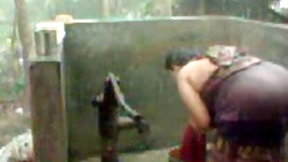 सुडौल माँ नर्ड बेटे के एचडी मूवी बीएफ सेक्सी साथ एक और कूद पर एक मुर्गा