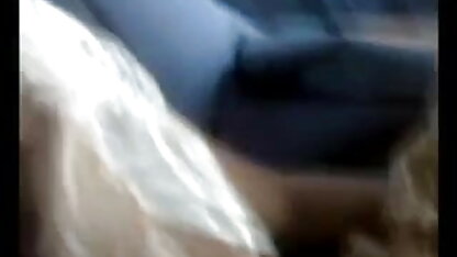 एक सुनहरे बालों वाली एक पूल टेबल पर सॉना बीएफ सेक्सी मूवी वीडियो में, फिल्माने निजी अश्लील